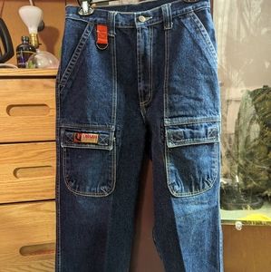 High-waisted as skater jeans